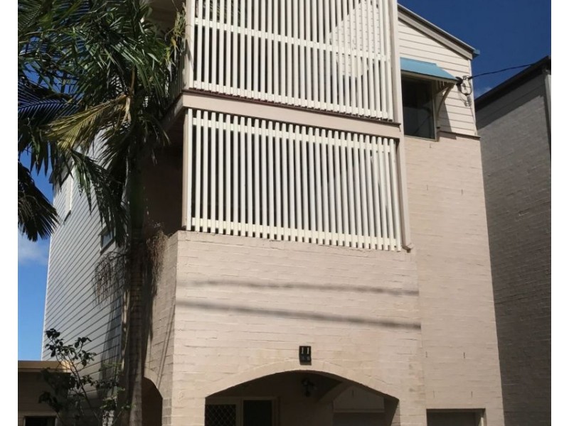 11 Blythe Street, Kelvin Grove QLD 4059