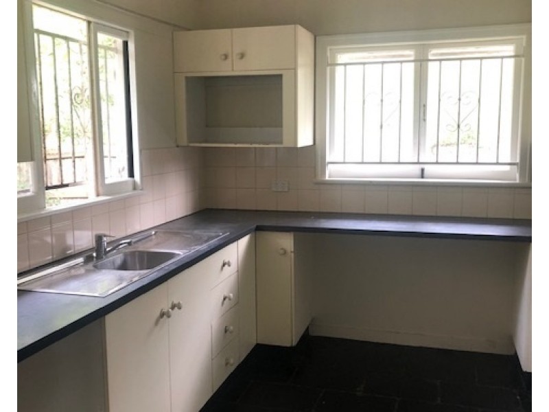 2 Lorimer Tce, Kelvin Grove QLD 4059