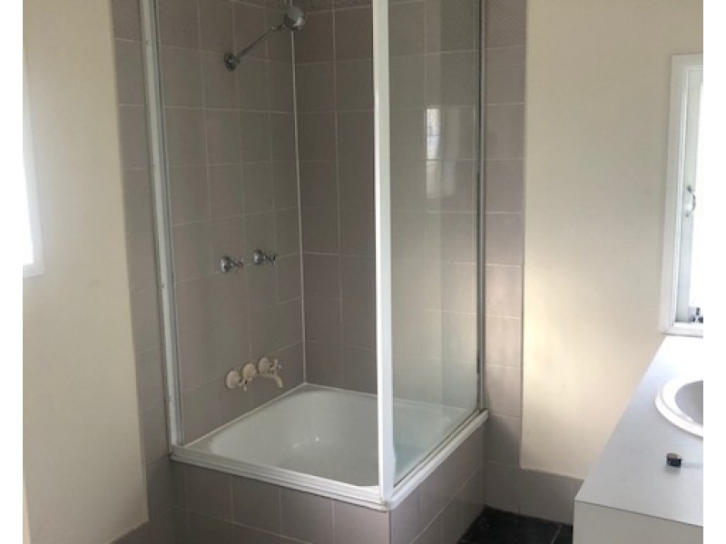 2 Lorimer Tce, Kelvin Grove QLD 4059