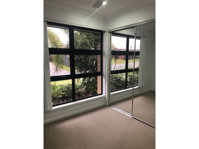6 Chalk Circuit, North Lakes QLD 4509