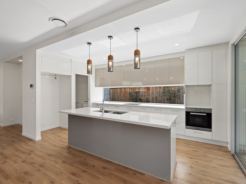 6 Glin Ave, Newmarket QLD 4051