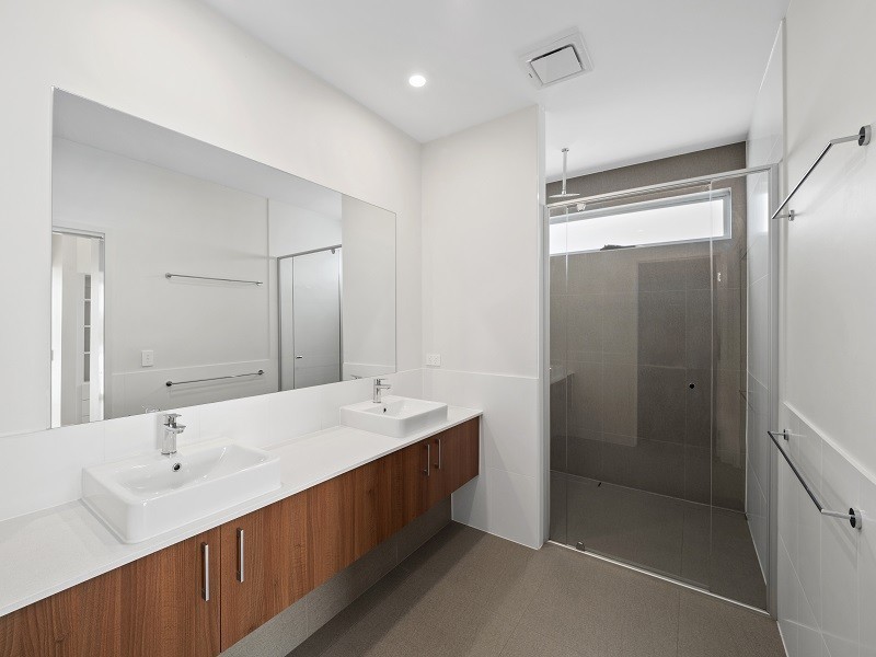 6 Glin Ave, Newmarket QLD 4051