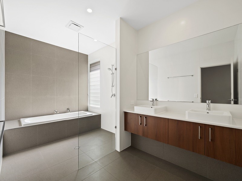 6 Glin Ave, Newmarket QLD 4051