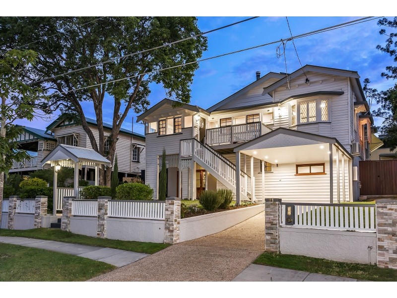 31 Donald Street, Camp Hill QLD 4152