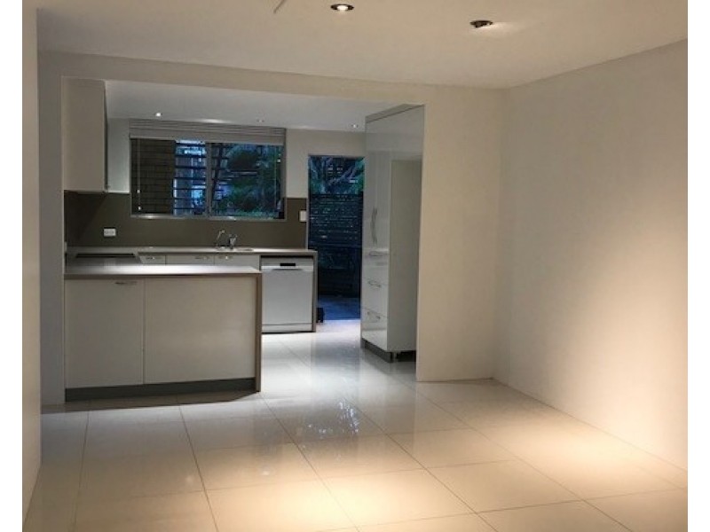 2/25 Normanby Tce, Kelvin Grove QLD 4059