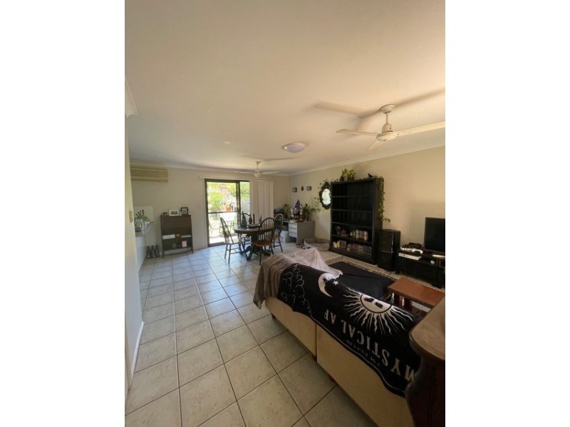 18 Estate Place, Holland Park West QLD 4121