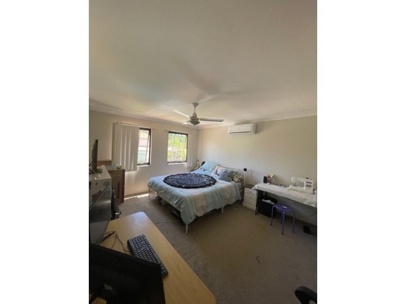 18 Estate Place, Holland Park West QLD 4121