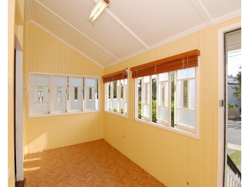 9 Lincoln Street, Wilston QLD 4051