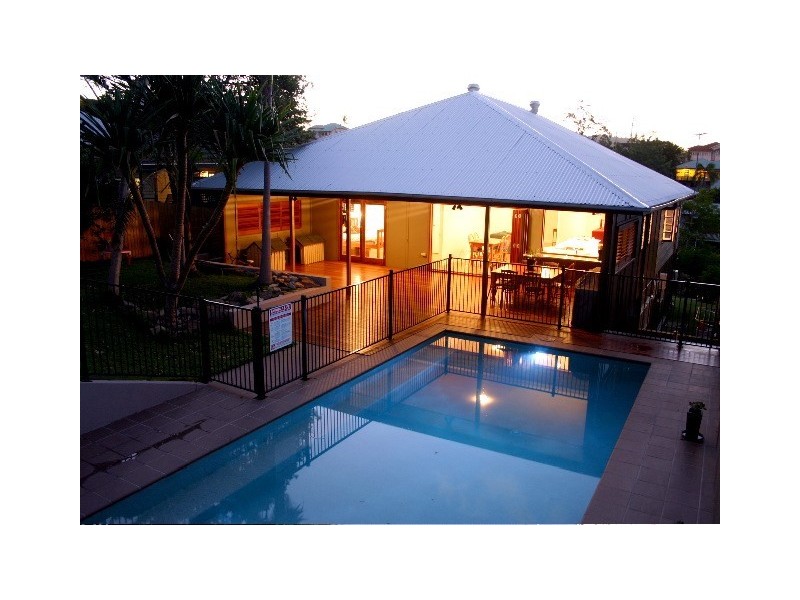 37 Lizzie Street, Bardon QLD 4065