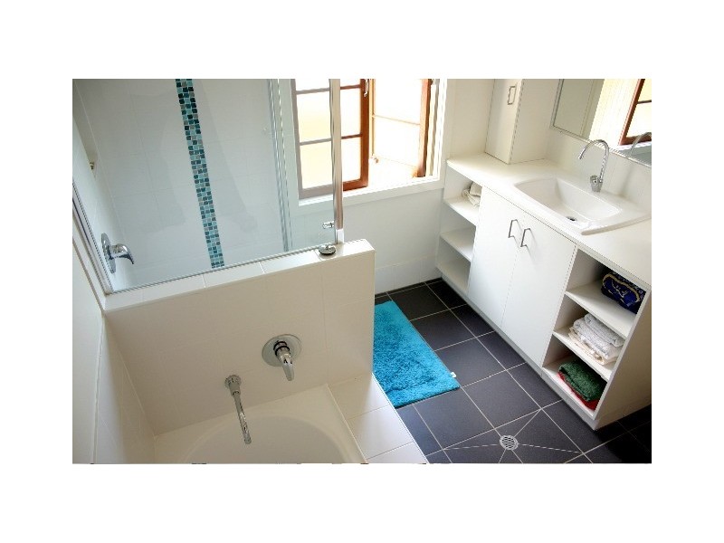 37 Lizzie Street, Bardon QLD 4065