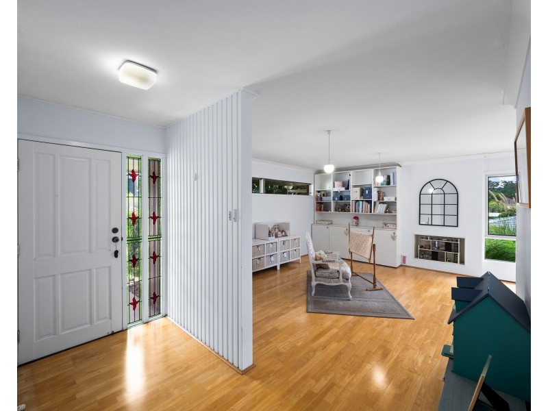 80 Kenmore Road, Kenmore QLD 4069