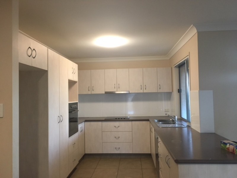 7 Dixon Court, Wilsonton Heights QLD 4350