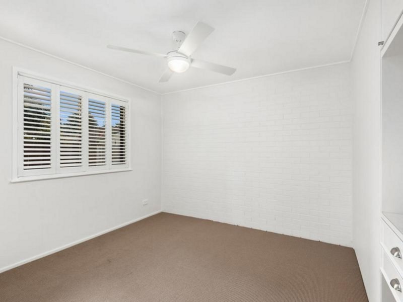 2/128 Long Street, Centenary Heights QLD 4350