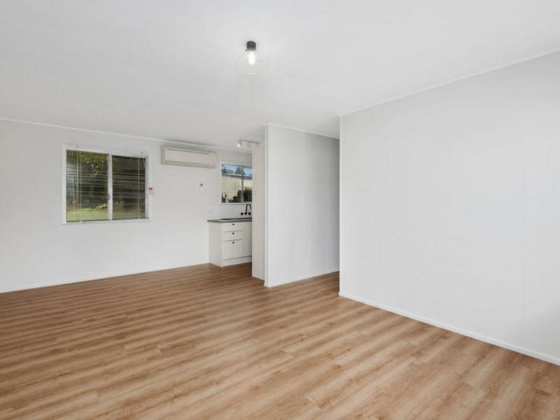 2/128 Long Street, Centenary Heights QLD 4350