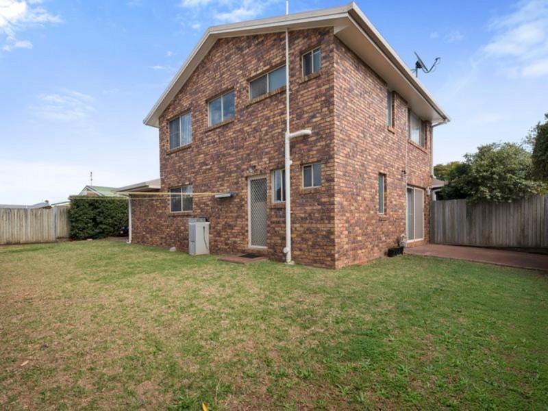 10 Carmen Street, Kearneys Spring QLD 4350