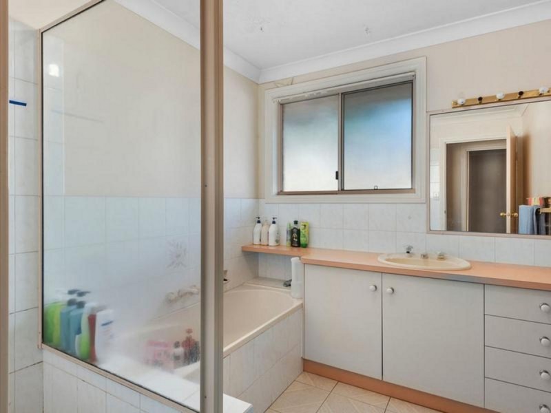 6 Edwin Court, Centenary Heights QLD 4350