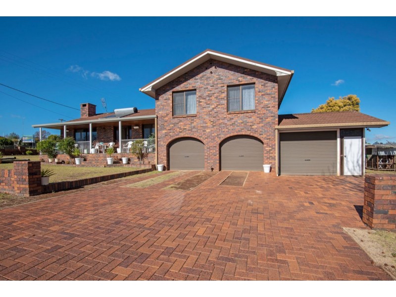 417 Hume Street, Kearneys Spring QLD 4350