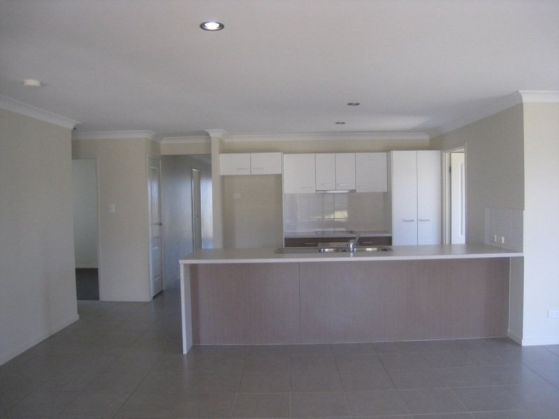 48 Newman Road, Wyreema QLD 4352