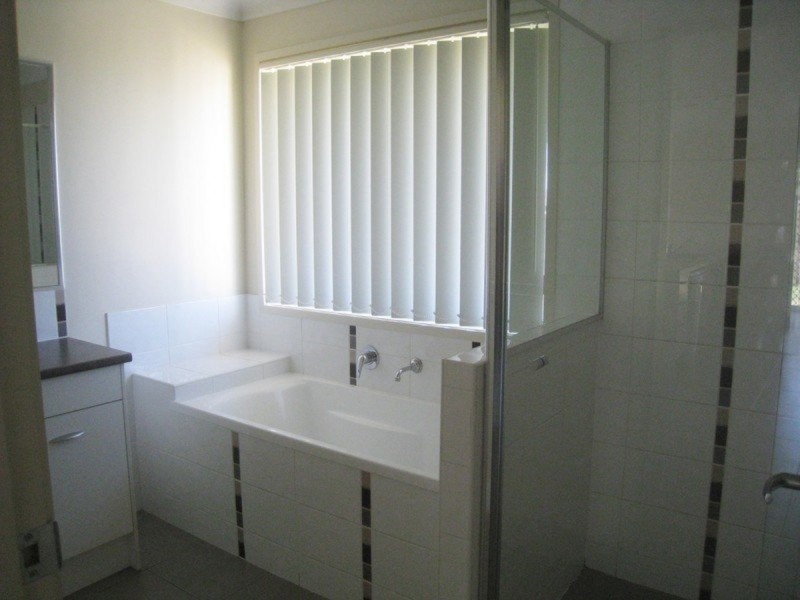 48 Newman Road, Wyreema QLD 4352