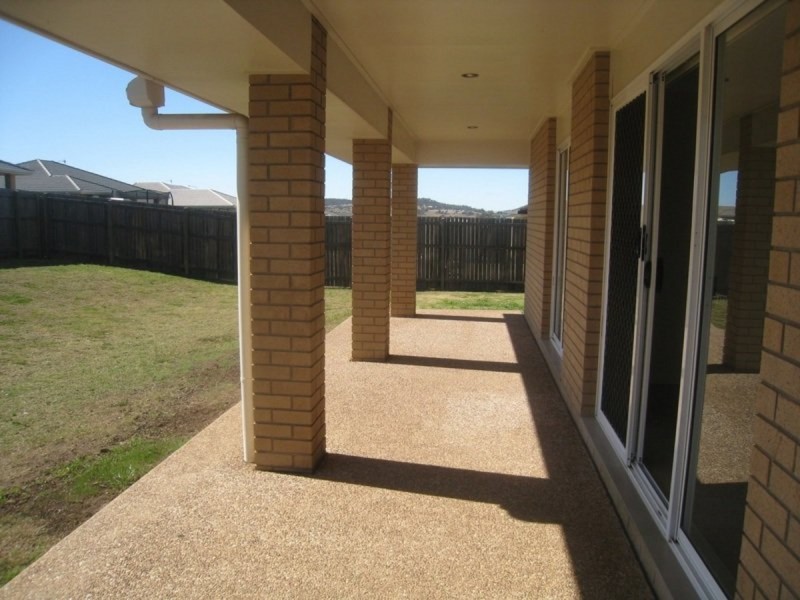 48 Newman Road, Wyreema QLD 4352