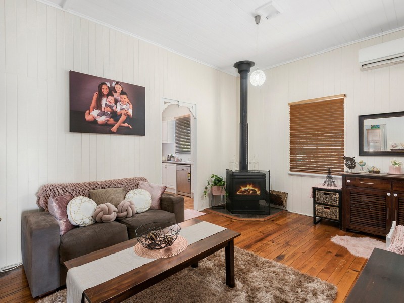 1 Morton Street, Oakey QLD 4401