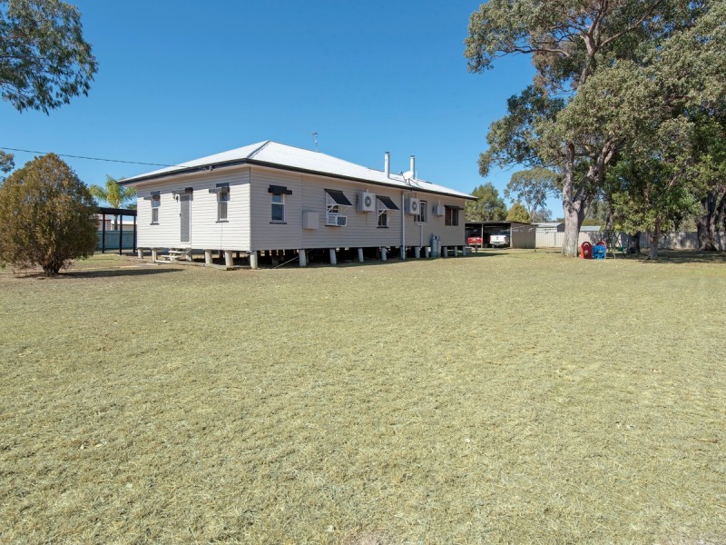 1 Morton Street, Oakey QLD 4401