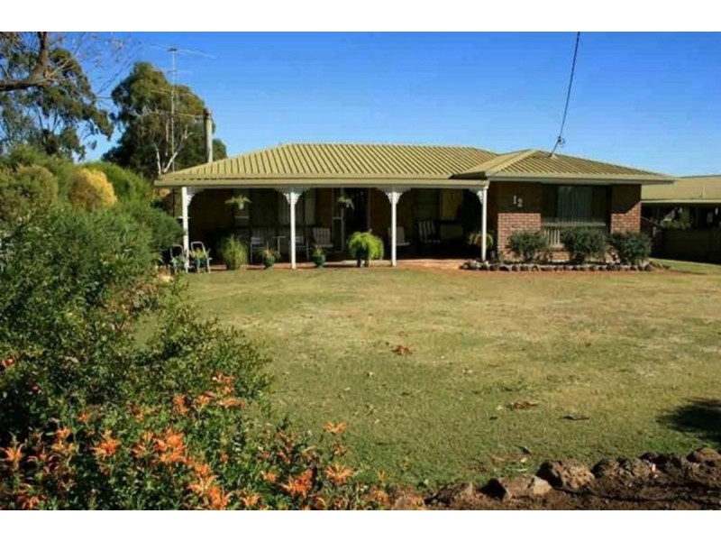12 Thomas Street, Cambooya QLD 4358