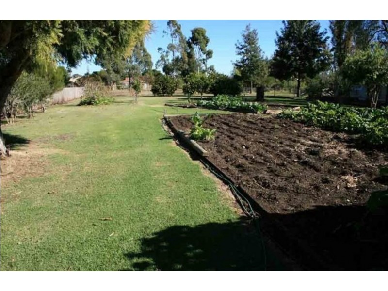 12 Thomas Street, Cambooya QLD 4358