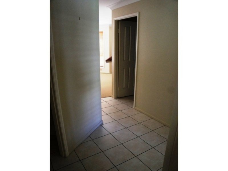 2/8 Mason Court, Kearneys Spring QLD 4350