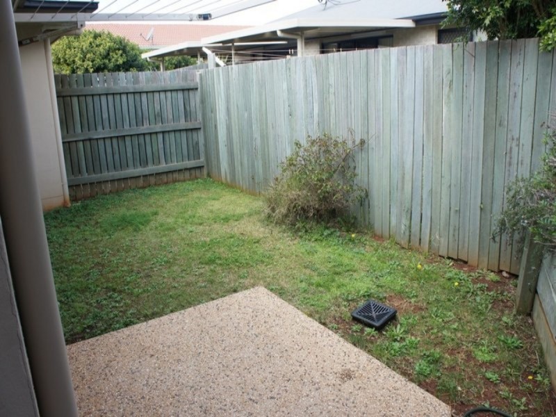 2/8 Mason Court, Kearneys Spring QLD 4350