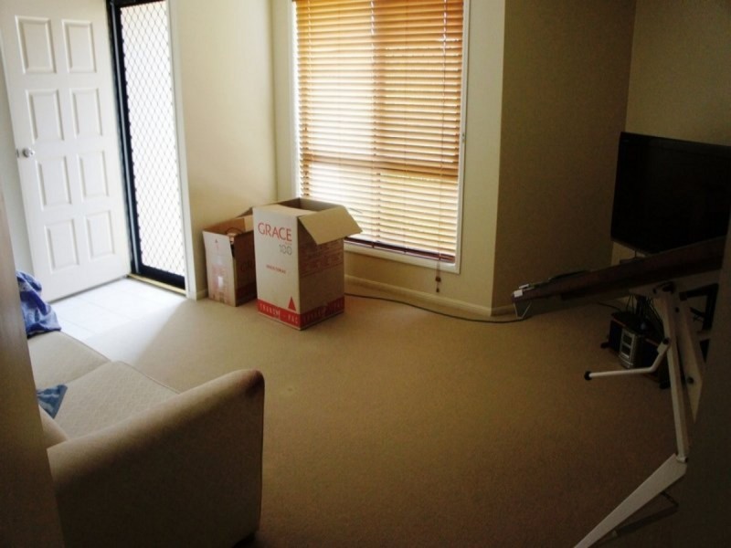 2/8 Mason Court, Kearneys Spring QLD 4350