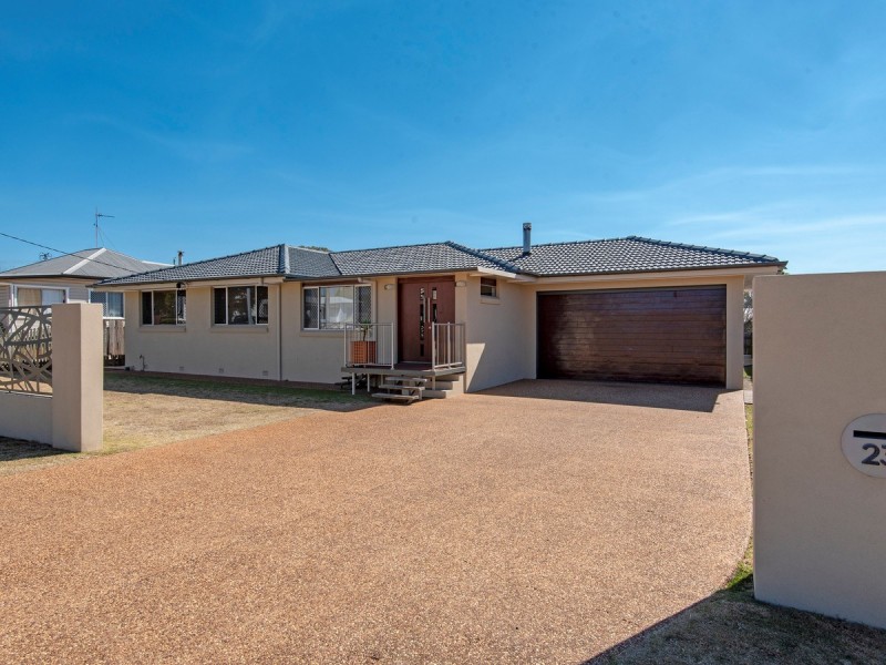 23 Matthews Street, Harristown QLD 4350