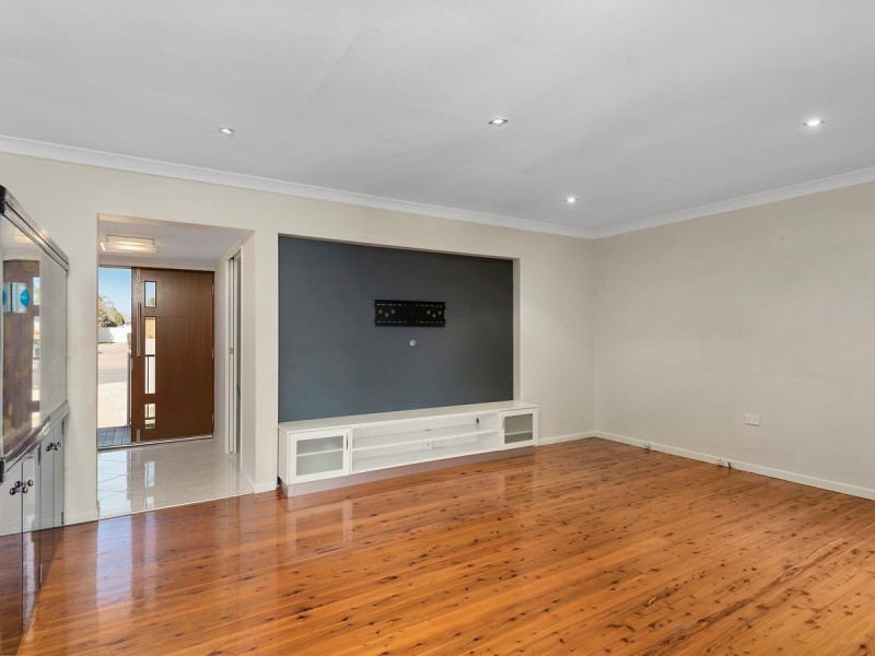 23 Matthews Street, Harristown QLD 4350