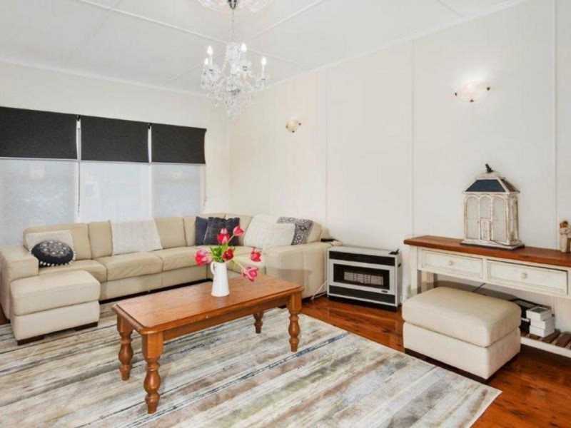 1 Bernard Street, Newtown QLD 4350