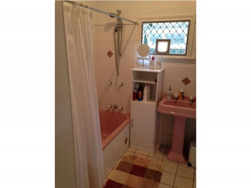 1 Bernard Street, Newtown QLD 4350