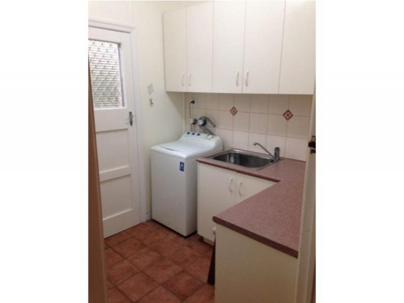 1 Bernard Street, Newtown QLD 4350