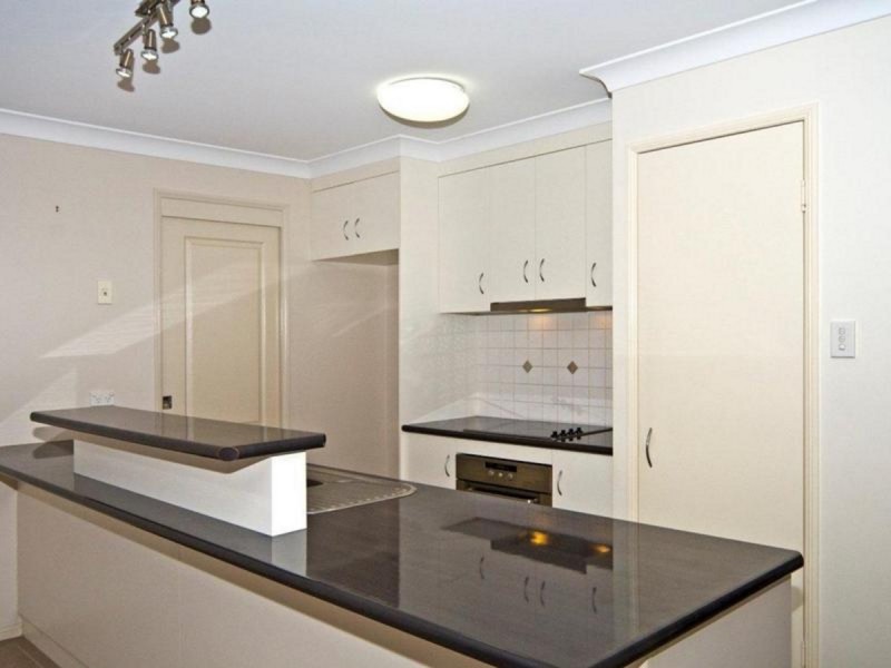 8 Patron Crescent, Glenvale QLD 4350