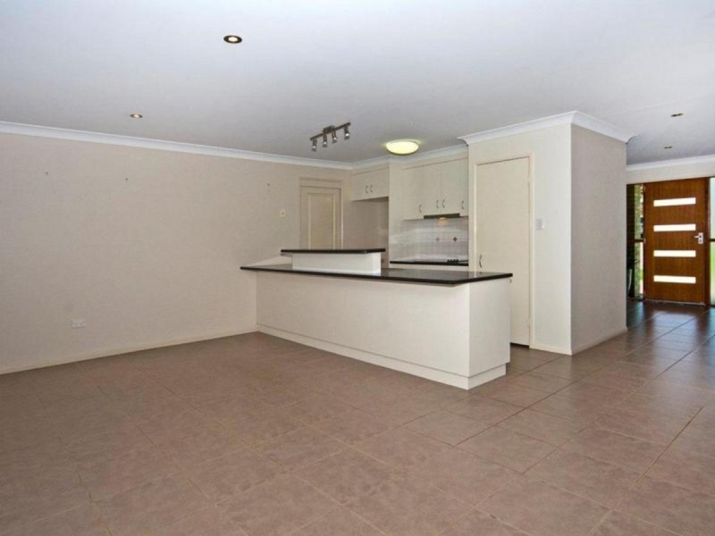 8 Patron Crescent, Glenvale QLD 4350