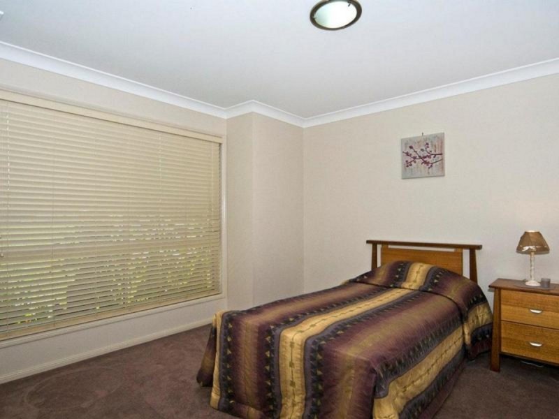 8 Patron Crescent, Glenvale QLD 4350