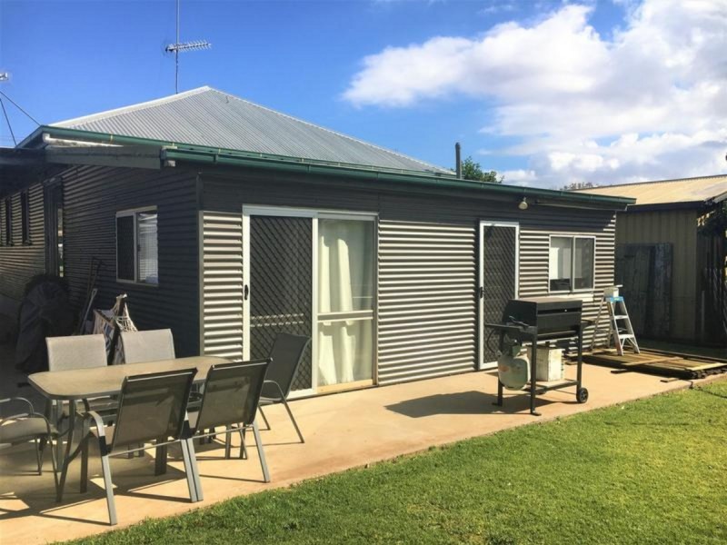 2 Nathan Street, Newtown QLD 4350