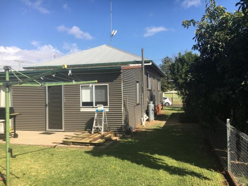 2 Nathan Street, Newtown QLD 4350