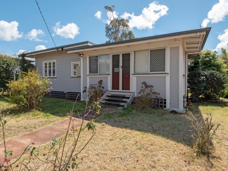 23 Henderson Street, Newtown QLD 4350
