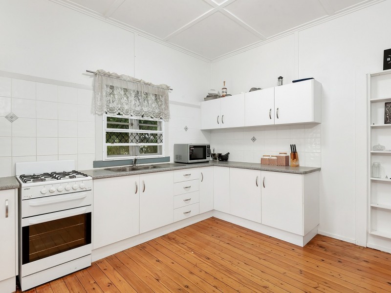 23 Henderson Street, Newtown QLD 4350