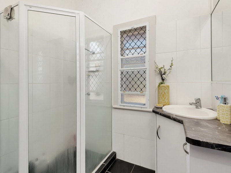 23 Henderson Street, Newtown QLD 4350