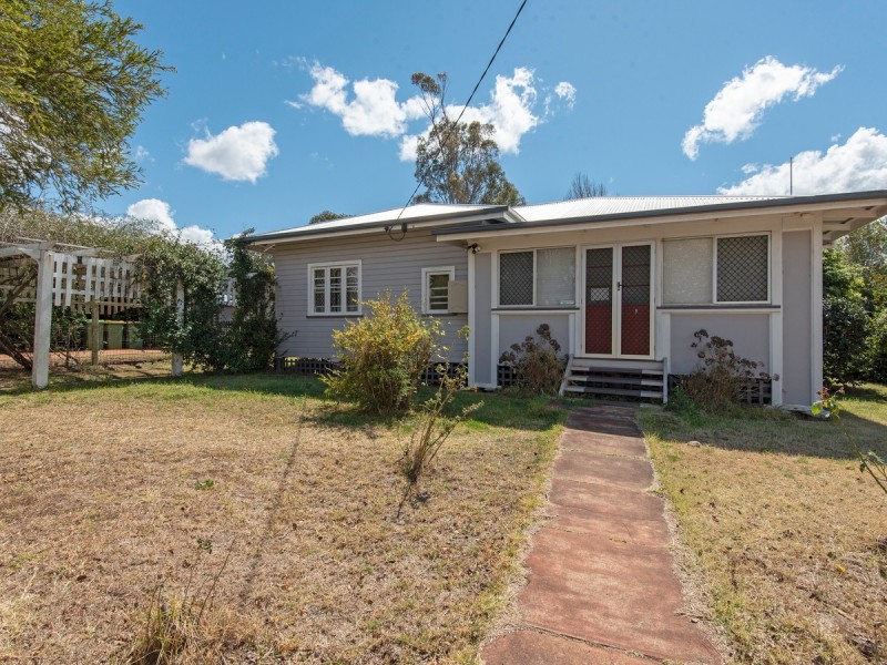 23 Henderson Street, Newtown QLD 4350