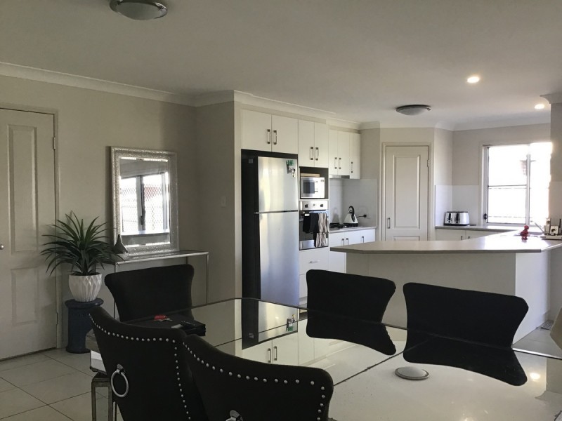 214 Nelson Street, Kearneys Spring QLD 4350