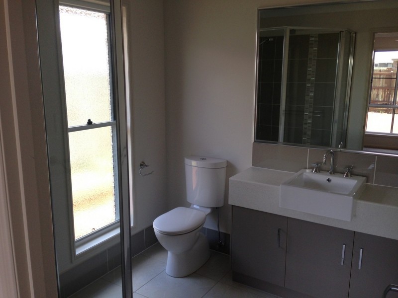 214 Nelson Street, Kearneys Spring QLD 4350