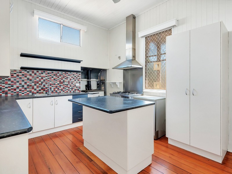 1 Boxsall Street, Newtown QLD 4350