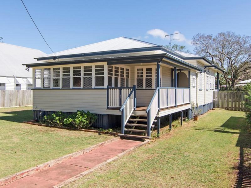 11 Anzac Avenue, Newtown QLD 4350