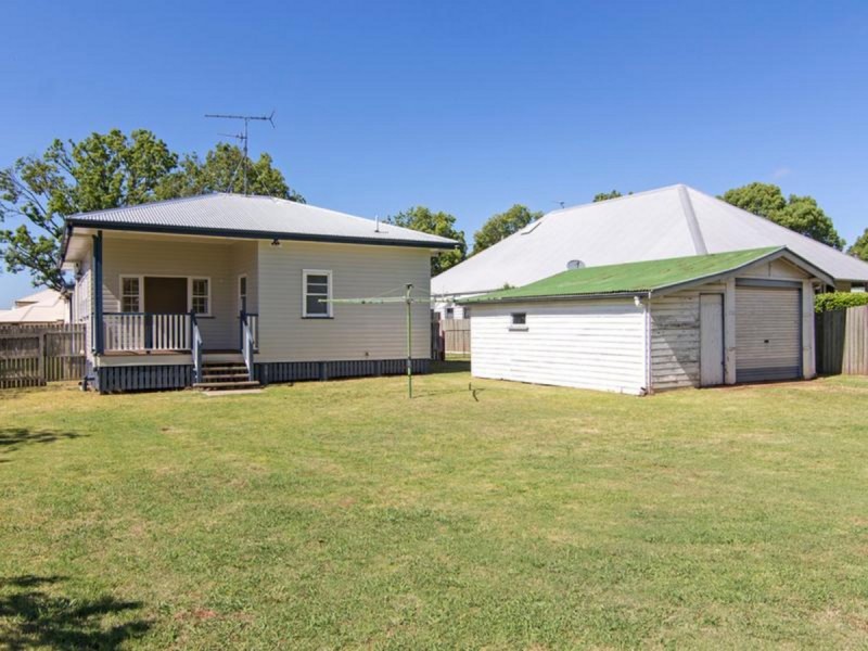 11 Anzac Avenue, Newtown QLD 4350